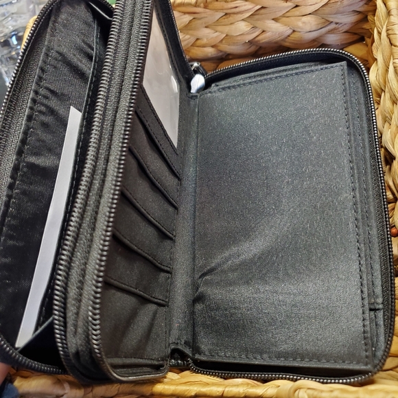 Black & Silver Wallet - Picture 4 of 9
